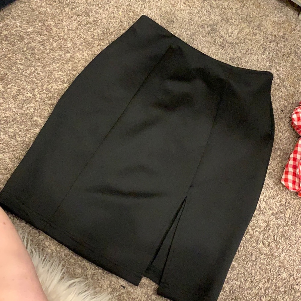 Black pencil skirt